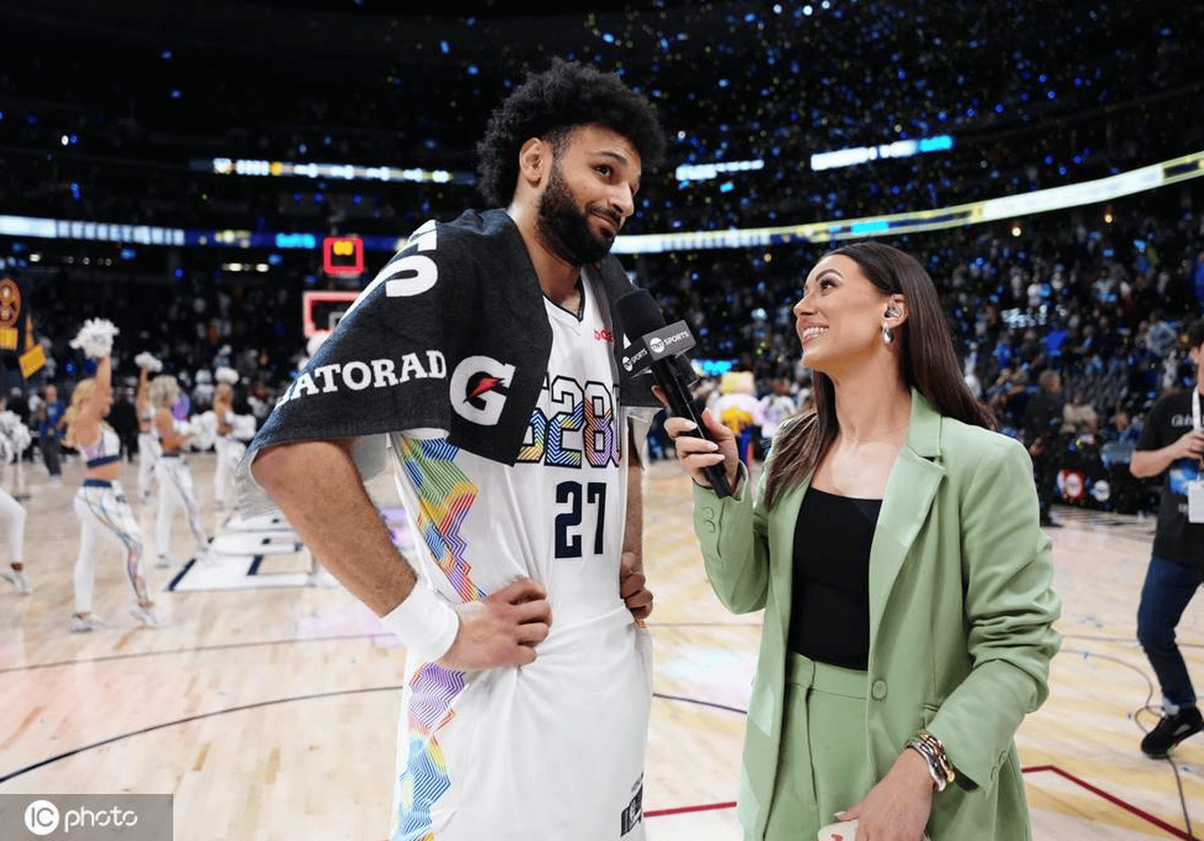 开云体育-包含领先优势明显首场状态出色，巴黎圣日耳曼观众沸腾！，穆雷重返赛场引发球迷热议的词条